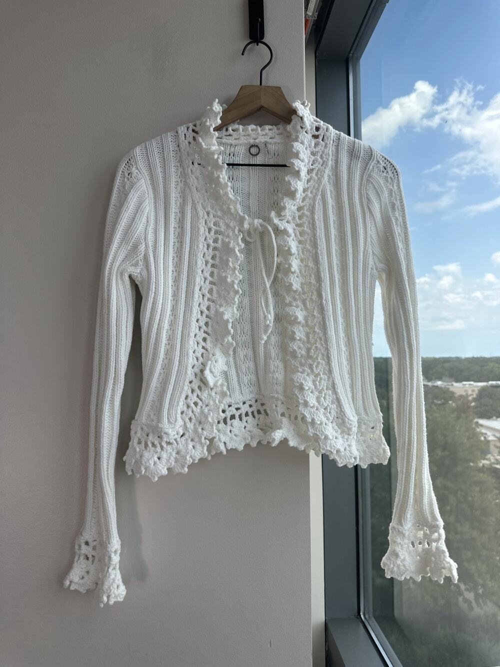 Vtg Y2K One Girl Who White Knit Tie-Front Cardigan Sweater Crochet Ruffle Trim M
